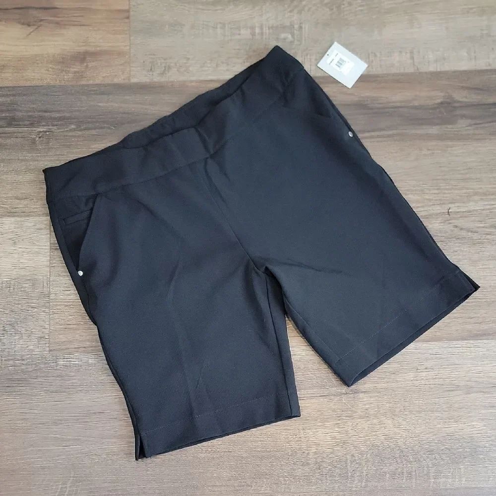 Page & Tuttle Black Women's Performance Shorts NWT Size L